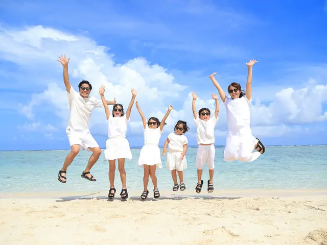 『愛のある楽しいお写真を!』平日は事前問合せ下さい!成人式の造花レンタルあり!
