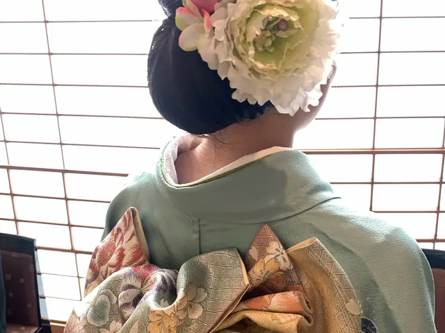 特別な日を出張着付けで快適に!着姿を『スッキリ若々しく』仕上げます。