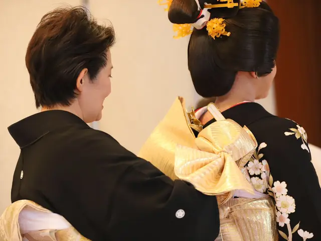 <着付け歴25年>早朝でも伺います!手早く苦しくない着付けに務めております。