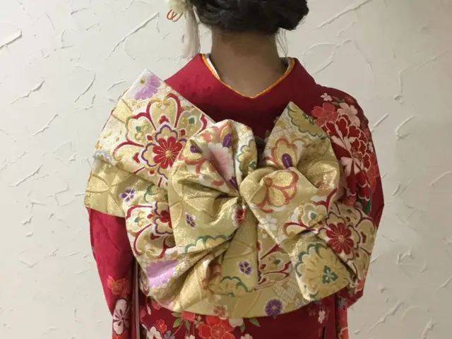 <着付け歴25年>早朝でも伺います!手早く苦しくない着付けに務めております。