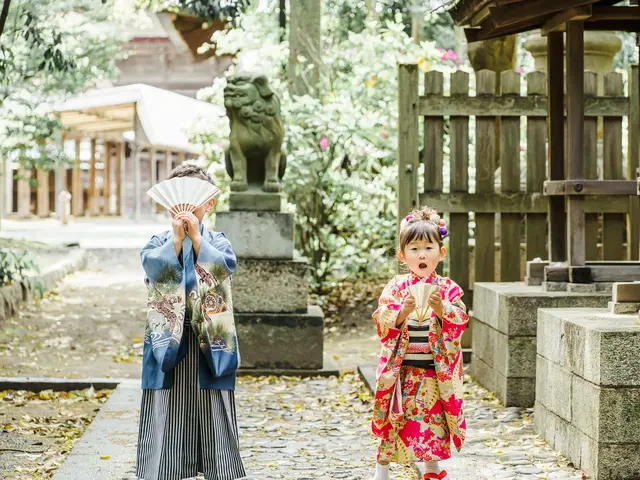 七五三ロケーション撮影 お参りにご同行してご家族の大切な記念日を丁寧に撮影します