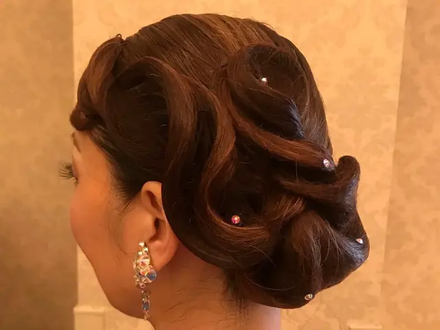 あなたの今日のお出掛けにピッタリのヘアセット、メイクをご提案し施術させて頂きます