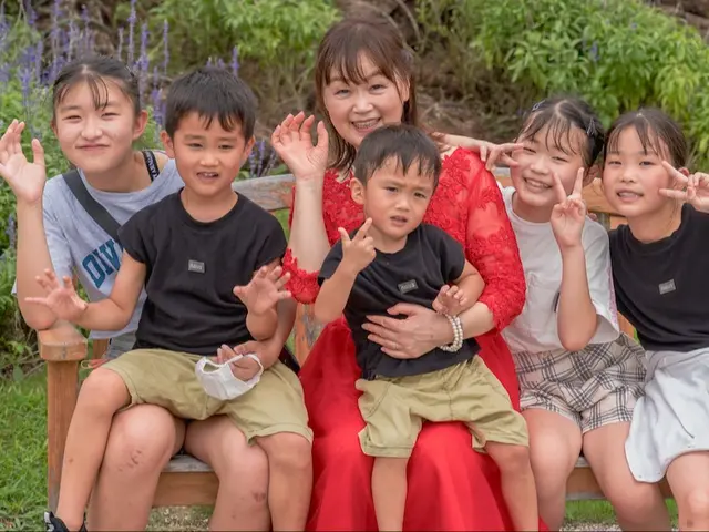 【特別な瞬間を一生の宝物に】ご家族写真や卒業・入学式の撮影は当店にお任せくだい♪