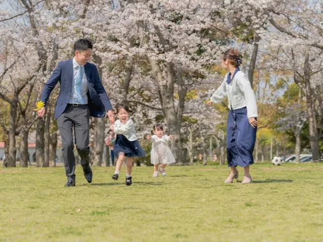 【特別な瞬間を一生の宝物に】ご家族写真や卒業・入学式の撮影は当店にお任せくだい♪