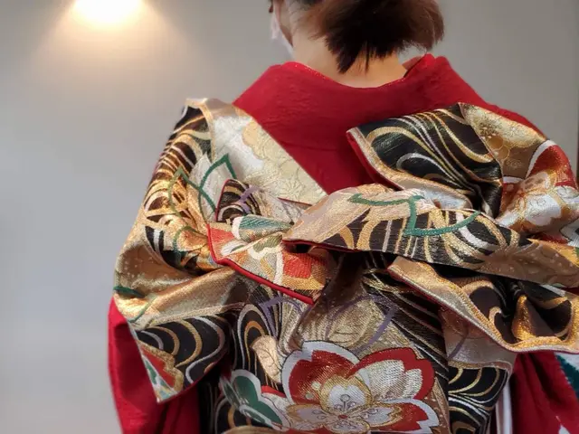 年間対応件数100件以上対応。プロのベテラン女性着付師がお伺いします。