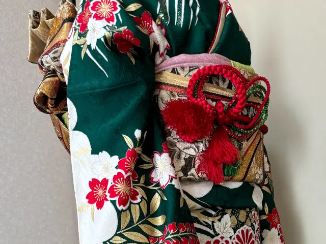 結婚式場、ホテル等での様々な着付経験を活かし”着物を楽しむ日”をお手伝いします