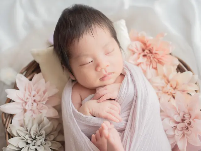 ご自宅で安心♪赤ちゃんの小さな一瞬を残す♡関西出張ニューボーン&ご家族フォト