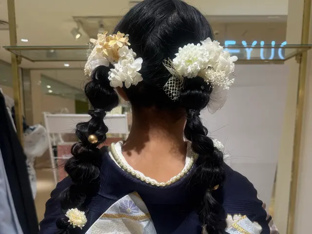 ご満足いただけるように心を込めてヘアメイクいたします。着付けも可能です。