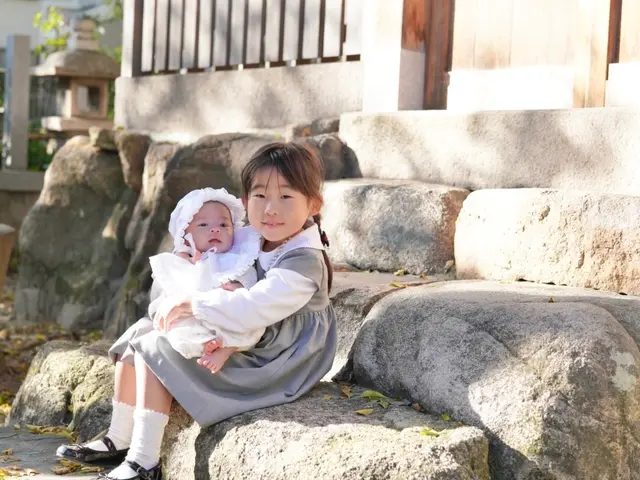 家族の自然な笑顔を残すのが得意なママフォトグラファー☆番傘2色/小物レンタル可