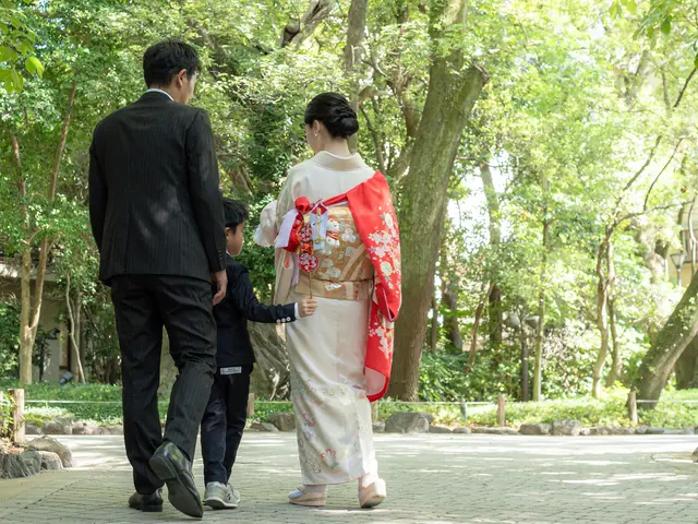 【赤ちゃんに慣れたニューボーンフォトグラファーが伺います!】お宮参り同行撮影