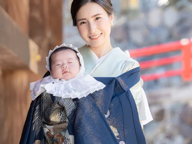 【赤ちゃんに慣れたニューボーンフォトグラファーが伺います!】お宮参り同行撮影