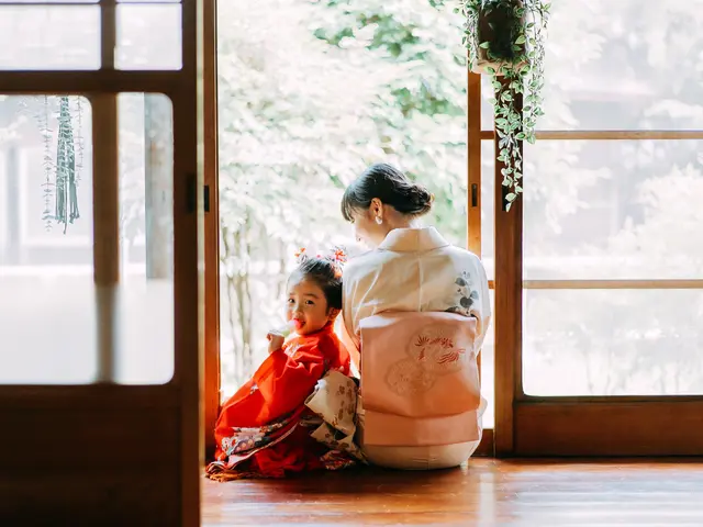 その人らしさを大切にした家族写真。こどもたちの自然な姿を残します。今だけ夏価格