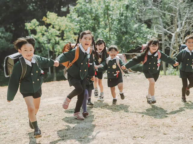 その人らしさを大切にした家族写真。こどもたちの自然な姿を残します。今だけ夏価格