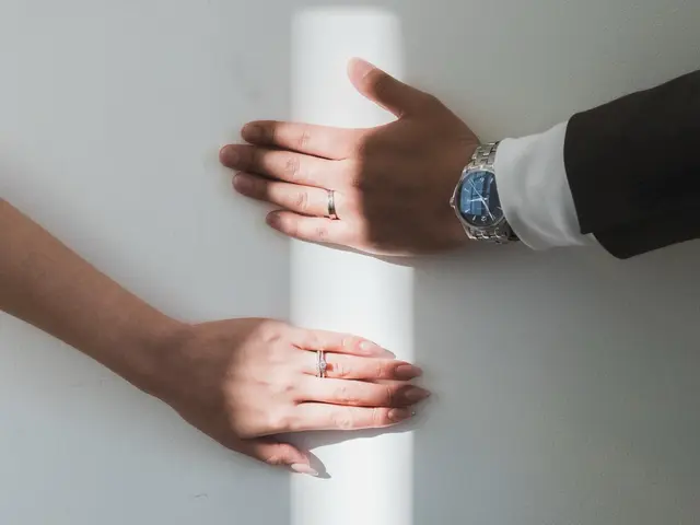 【おしゃれ◎】シックなウェディングフォトで素敵な思い出を残しませんか?