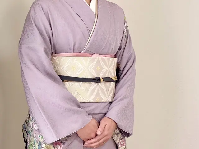《1級着付け技能士》着崩れ、着苦しさのないスマートなお着物姿でお出かけ下さい☆
