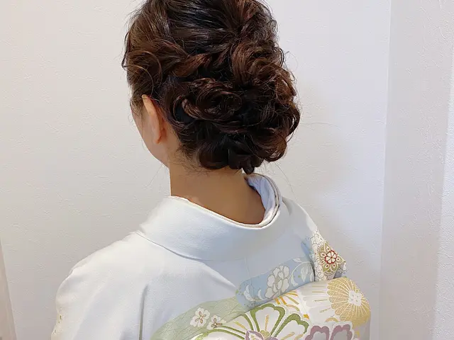 【業歴10年の経験と実績】着付けも同時予約可能。早朝も対応いたします♩