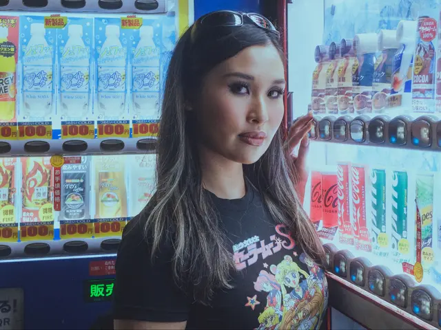 【関西】SNS・プロフィール写真・宣材|まち歩き・スタジオポートレート撮影