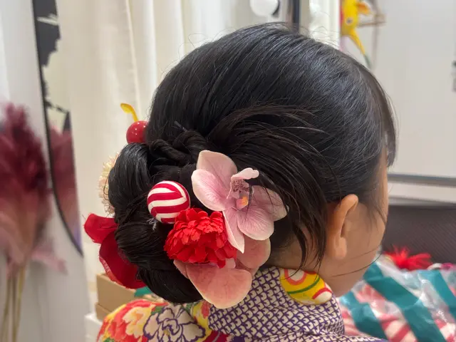 美容業界8年以上の実績!ママと子供に寄り添う安心の出張ヘアメイクサービス