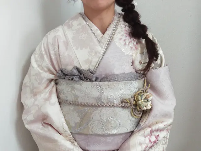 小顔脚長効果 特別な着付け技術を施します 足りない小物は無料貸出可 楽な着心地