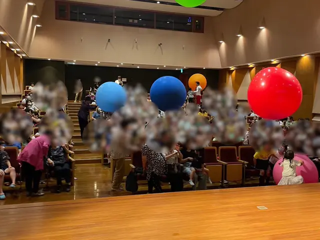 幼稚園保育園.子ども会.芸術鑑賞会等〈とっぴ先生のお笑い科学マジックショー〉