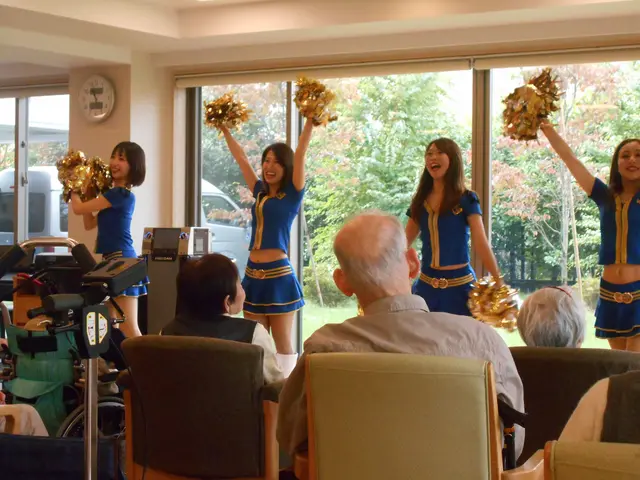 プロのチアリーダーによるチアダンスパフォーマンス