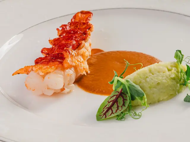 フランス料理の出張料理人 お皿、カトラリー,テーブルクロス無料でお貸出可能です