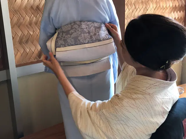 【イベントも手がける和装専門店】モデルの着付もしております。貴女を美しい着姿に!