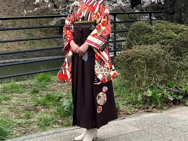 経験豊富な着付師がお着付け致します。婚礼、叙勲、日舞、撮影着付けも致します。