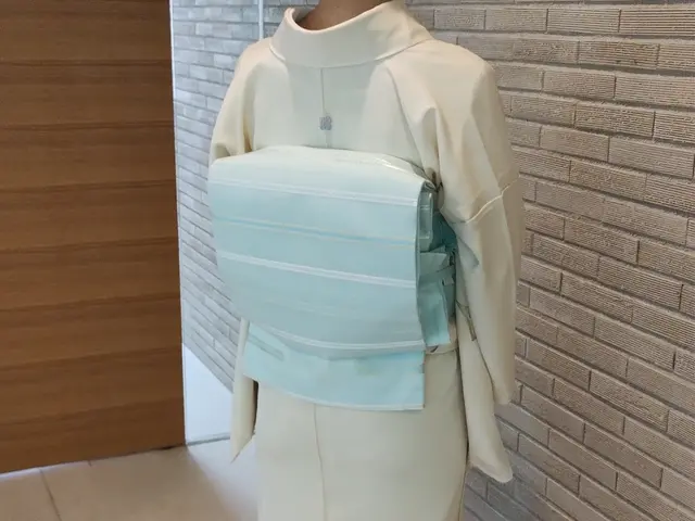 経験豊富な着付師がお着付け致します。婚礼、叙勲、日舞、撮影着付けも致します。