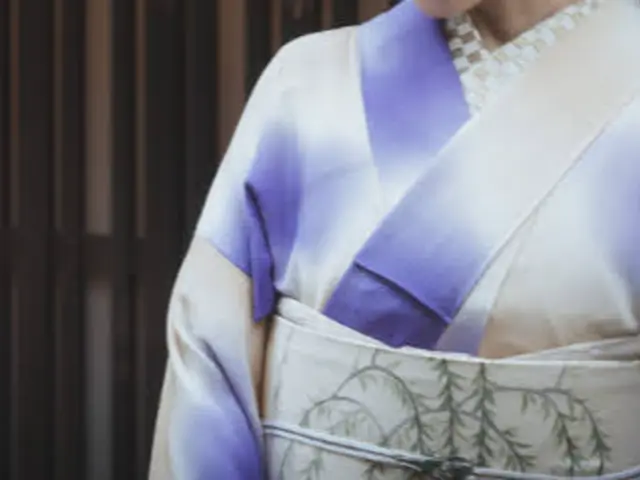 経験豊富な着付師がお着付け致します。婚礼、叙勲、日舞、撮影着付けも致します。