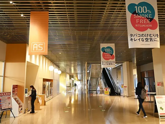 店舗撮影、社員撮影対応します。データは中2日ですべてレタッチをいれて納品します