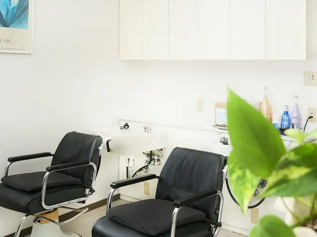 【店舗・人物仕事風景・商品・商談風景…なんでもOK!】