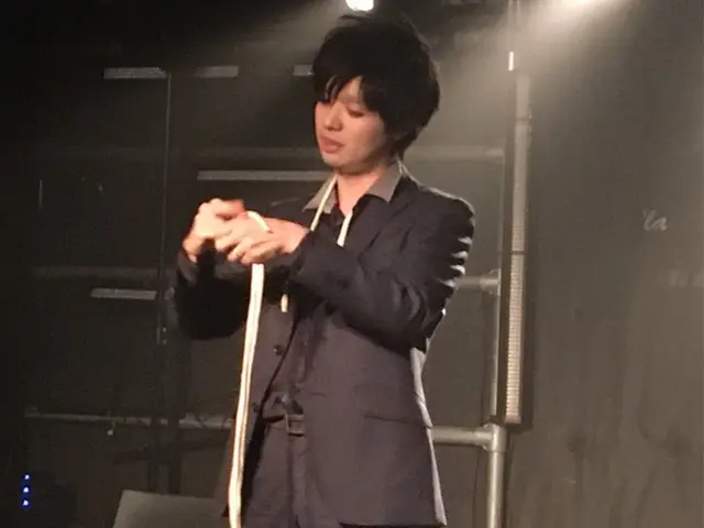 15年の業界歴と2千人以上の観客を魅了!マジシャンが鮮やかな魔法をあなたの元に