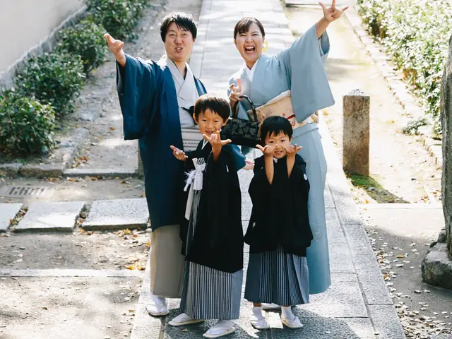 シリアスな写真も有りですが、動きある姿を狙います