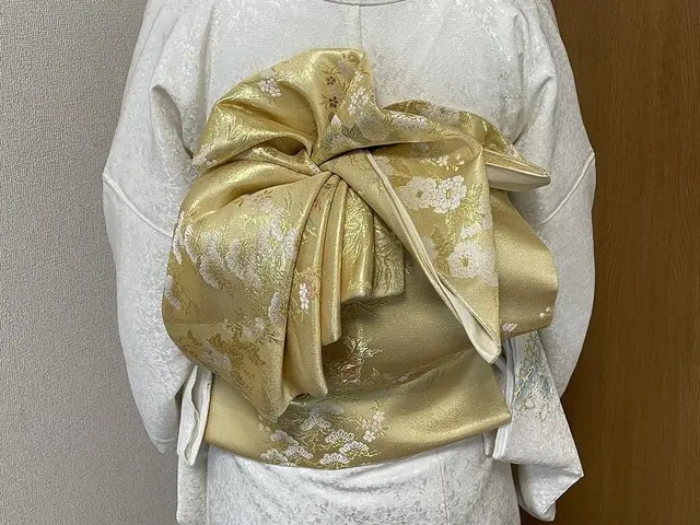 ◆着付け歴20年◆着物の片付け承ります◆着物のポージングのアドバイスします!