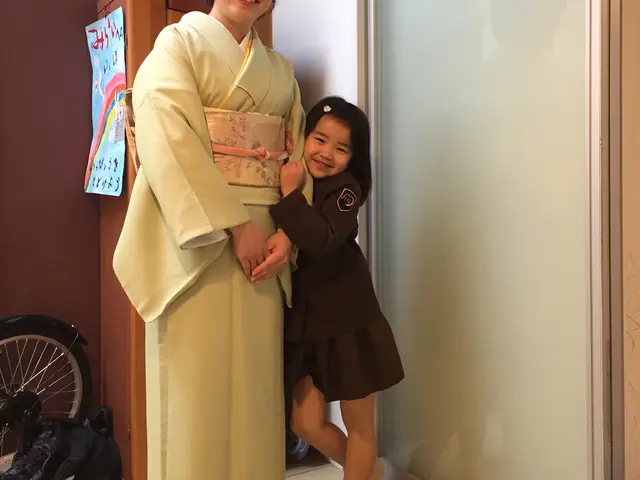 早朝着付けもご相談下さい。お子様も見ながらご自身のお支度、お時間も節約できます。