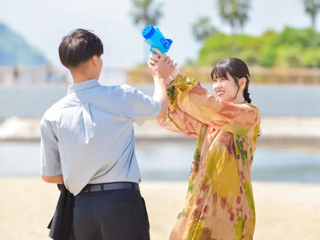 日常の延長にある、特別なふたりの時間を写します。