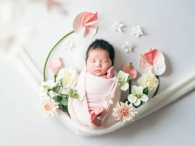 【大切な赤ちゃんの誕生を記念して】セルフでは撮れないニューボーンフォトをお届け