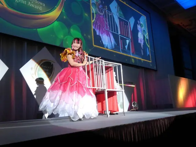 【TV出演多数】女性マジシャンお笑いイリュージョンマジック☆30分まで同料金☆