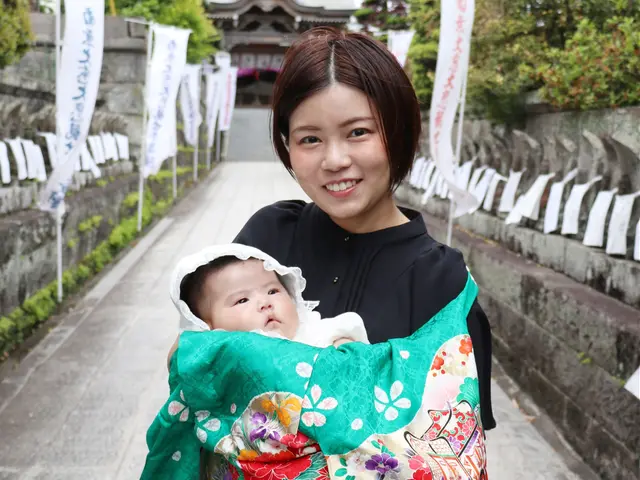 【女性カメラマン】神社同行。お宮参りに100日祝♪自然な表情の写真を撮影します