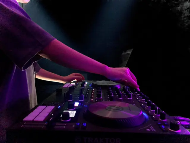 クレカ払い可 House&EDM&Pops系DJのレンタル(参考動画有)