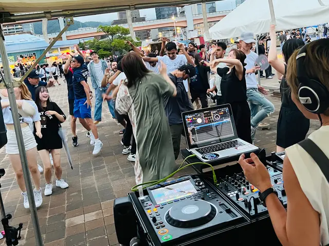 【結婚式2次会、企業のレセプションパーティー】など、各種イベントに彩りを添えます