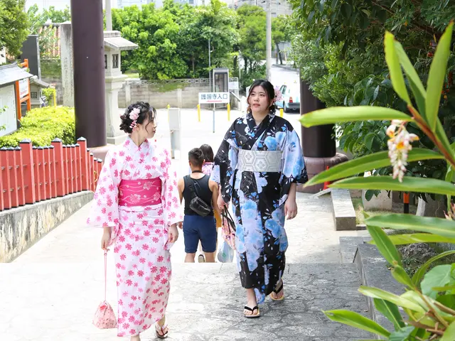 【沖縄本島地域密着】経験25年!!首里城公園で撮影許可有り!