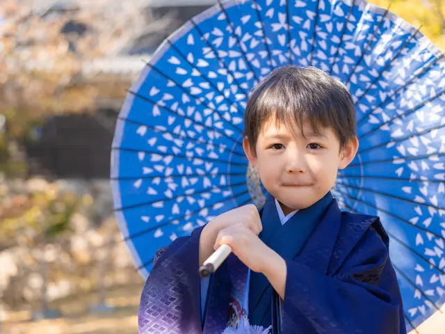 女性カメラマンが撮影いたします。土日祝の空きあります!護国神社の撮影経験が豊富!