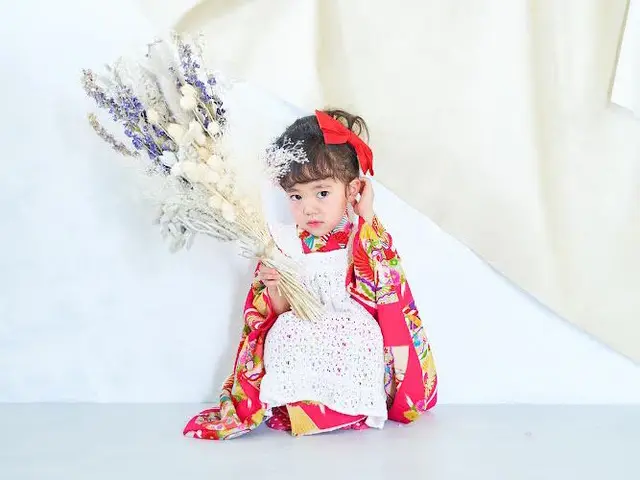 着付け内に簡易ヘアセット付き 美容師免許有り ※着付けのみの方割引致します。