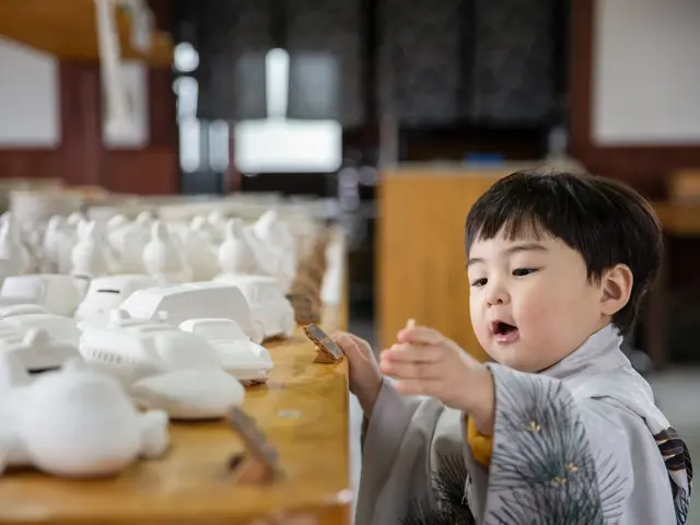 自然なシーン! 韓国人カメラマンが親切に対応 / 大牟田市特別安心価格!