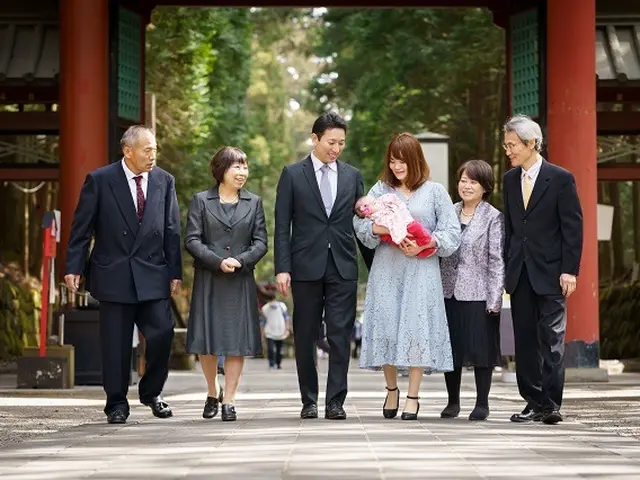 自然な笑顔のお写真を飾ってください!→男女の子育経験有・美肌仕上げ処理サービス