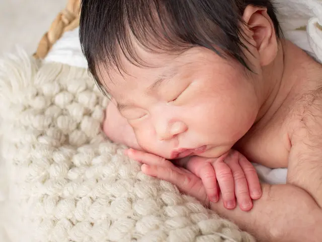 「13年の子育て支援×看護師経験で赤ちゃんの瞬間を優しく残すプロフェッショナル」