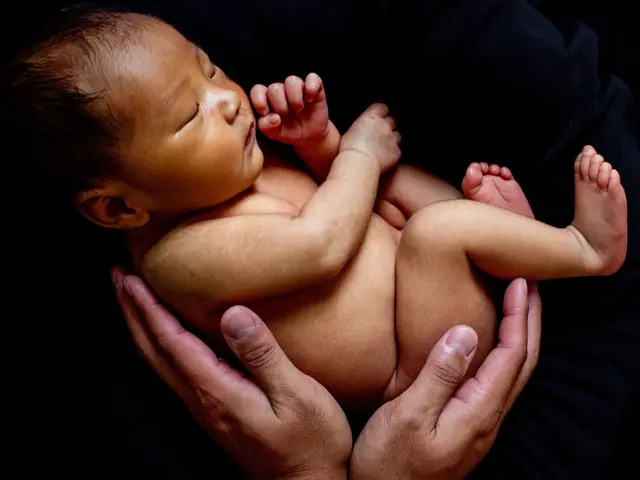 「13年の子育て支援×看護師経験で赤ちゃんの瞬間を優しく残すプロフェッショナル」