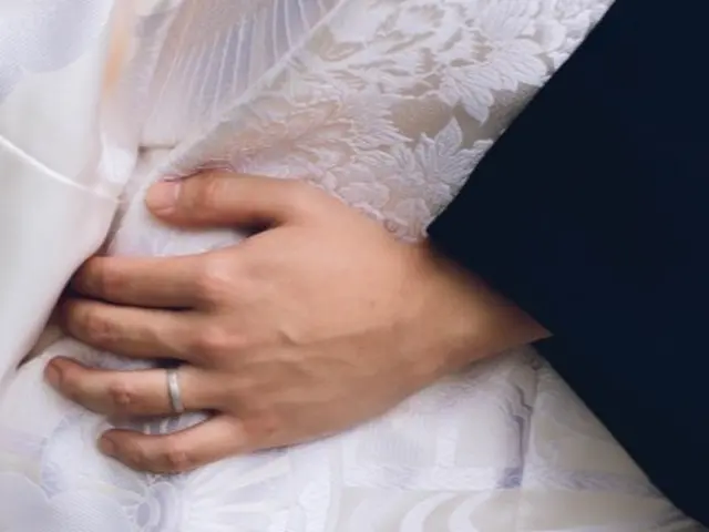 スタジオカメラマンが自然で優しいウェディングフォトを撮影します♫